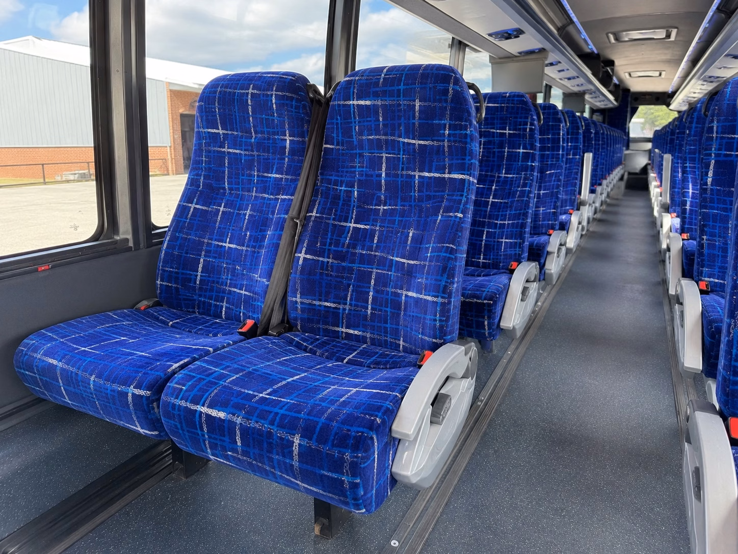 texas rangers shuttle bus rentals from irving to globe life field